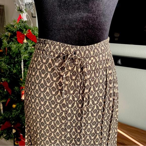 FARM Rio Midi Skirt - Picture 4 of 5